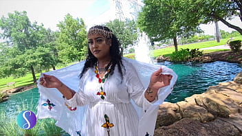 Big booty ethiopian slut loves getting her holes filled