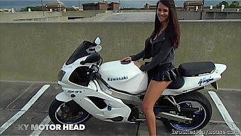 Brooke avery does blowjob