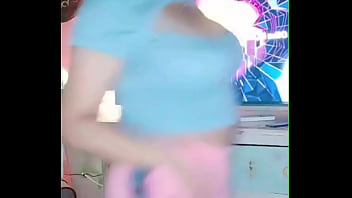 Latina caliente a la que le encanta hacer twerking