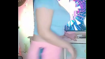 Latina caliente a la que le encanta hacer twerking