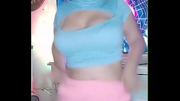 Latina caliente a la que le encanta hacer twerking