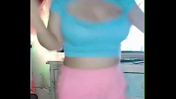 Latina caliente a la que le encanta hacer twerking