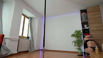 Christmas mood flexing & pole dancing exercising