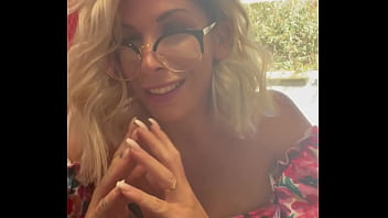 Vidéo en direct de mon bureau au travail j’attend mon jeune voisin pour