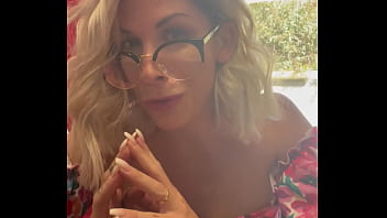 Vidéo en direct de mon bureau au travail j’attend mon jeune voisin pour