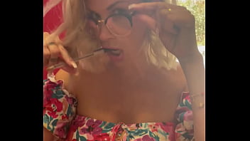 Vidéo en direct de mon bureau au travail j’attend mon jeune voisin pour