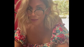 Vidéo en direct de mon bureau au travail j’attend mon jeune voisin pour