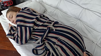 Metendo o ferro na novinha giih spanic