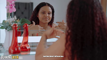 Bukkake latin caro canela ninfomana colombiana recibe leche en grandes cantidades