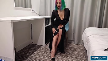 Roxy lips bends over to welcome lil endi massive cock