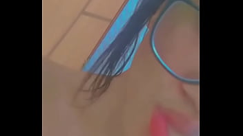 Novinha danadinha dançando