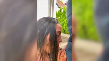 Die terrasse lädt zu mehr ein als nur zu sitzen