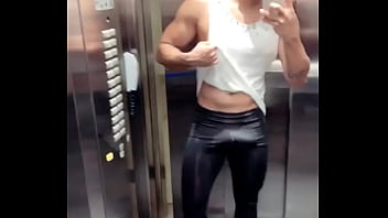 Boy Safado Do Recife Marcando A Calça thumbnail