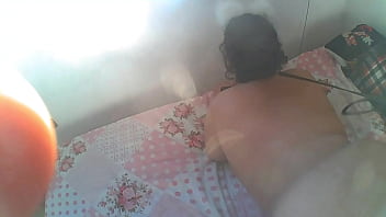 Cadelinha me dá buceta carnuda