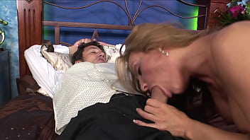 Milf rich lady squirts becuase her butler fucks her so well