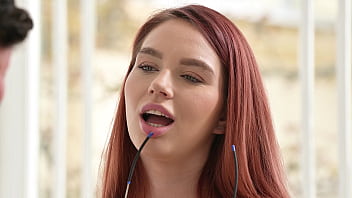 Sexy socialite leya desantis tempts daddys staff into steamy dp sex session gp3188