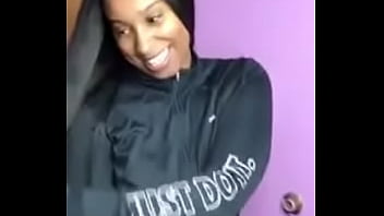 Thick bitch in leggings showing hair