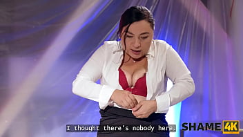 Shame4k mrs boss is masturbating during her lunch break and fucking Shame4k mrs boss is masturbating during her lunch break and fucking