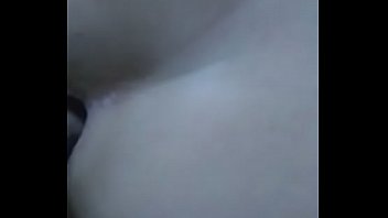 Socando o pau até o talo