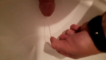 Массаж уретры глубоко