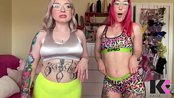 Double belly button tease fit v curvy comparison & fingering Double belly button tease fit v curvy comparison & fingering