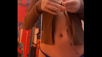 Vidéo complète dans la cabine d’essayage disponible en privé pour tout