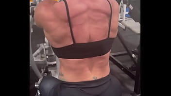 It’s back day i really need a posing coach to help me with that booty pose at the end