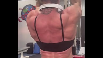 It’s back day i really need a posing coach to help me with that booty pose at the end