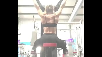 It’s back day i really need a posing coach to help me with that booty pose at the end