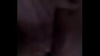 Frotando la concha a mi guera