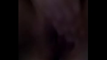 Frotando la concha a mi guera