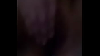 Frotando la concha a mi guera