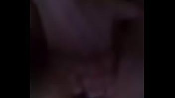 Frotando la concha a mi guera