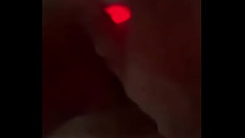 Está perra puta pide perdón y se masturba