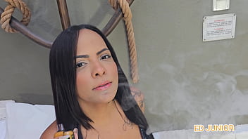 Fumando e fudendo no pelo com a luana aguiar completo no red e no sheer