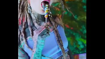 Girlfriend with or without split tongue