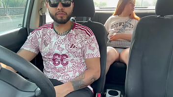 Masturbando a taxista en la calle