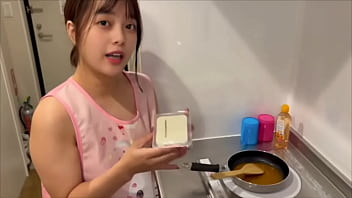 台所に乗ってエプロン姿でオナニーしたらイきまくりました