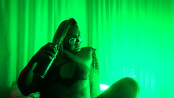 Colombian beauty masturbates and cum