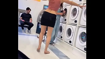 La manera de lavar ropa interior en la lavandería