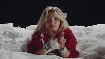 Lésbica gostosa arrasando e querendo se divertir