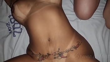 Surubão entre amigos no motel logo depois da balada parte 2