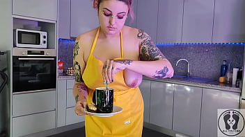 Chubby waitress masturbates in the kitchen wearing an apron