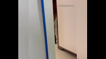 Hoje é dia de ficar só olhando ela aprontar ela falou que vai sair pra namorar dar beijo na boca e ficar nuns amassos