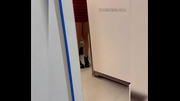 Hoje é dia de ficar só olhando ela aprontar ela falou que vai sair pra namorar dar beijo na boca e ficar nuns amassos