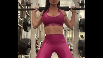 Here is your daily reminder to not skip leg day if you can walk normally after your leg day then you need to train