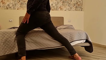 Asmr male apri la bocca e bevila tutta troia ansima geme sborra pisciata slip hot sexy cazzo enorme italiano