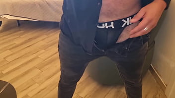 Asmr male apri la bocca e bevila tutta troia ansima geme sborra pisciata slip hot sexy cazzo enorme italiano