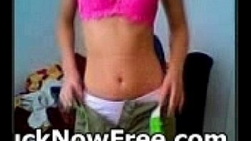 Amateur 18yr old makes a hot show on webcam
