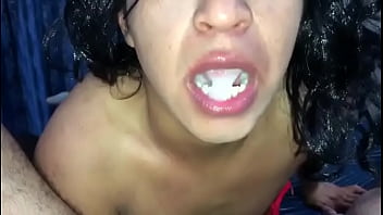 Rica Leche A Travesti De Closet En Su Boquita thumbnail